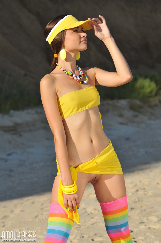 Colorful Beach Party 03