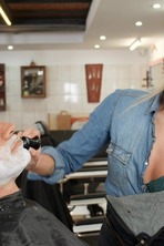 Clumsy Barber 00