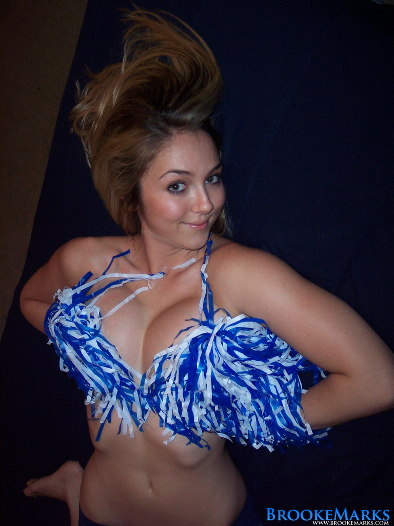 Brooke Marks in Cheerleader-Themed Candids photo 6