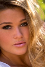 Abby Cross Nature Lover 00