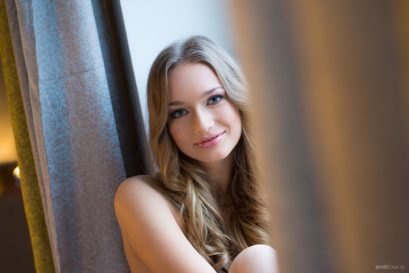 Hot blonde teen Amy Moore gets naked 15