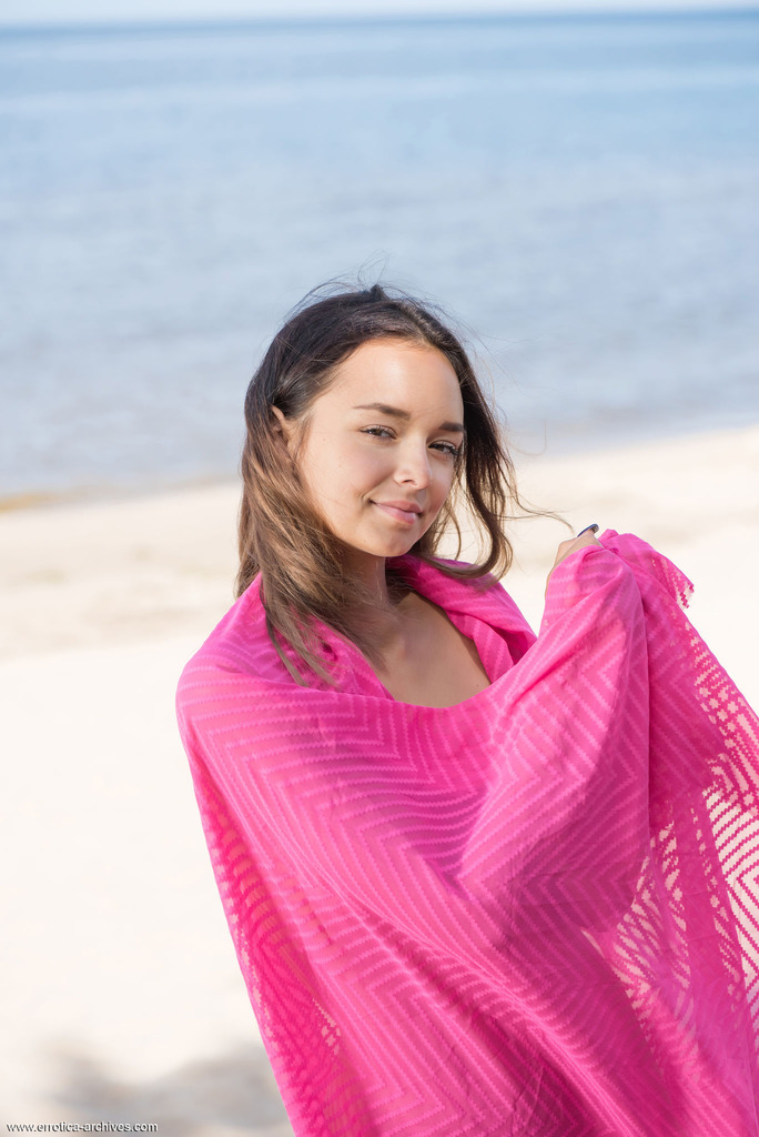 Slava A Beach Girl photo 4
