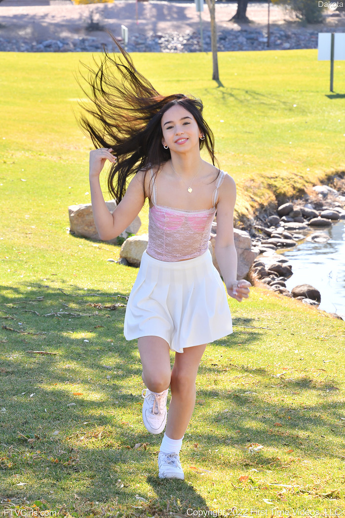 Ex-Cheerleader Styling in a Sunny Park photo 8