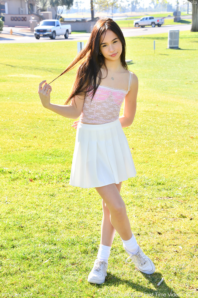 Ex-Cheerleader Styling in a Sunny Park photo 21