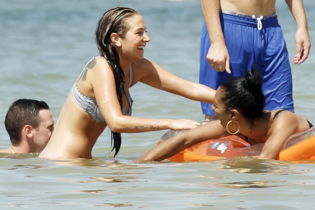 Tulisa Contostavlos Grey Bra Candid Set photo 12