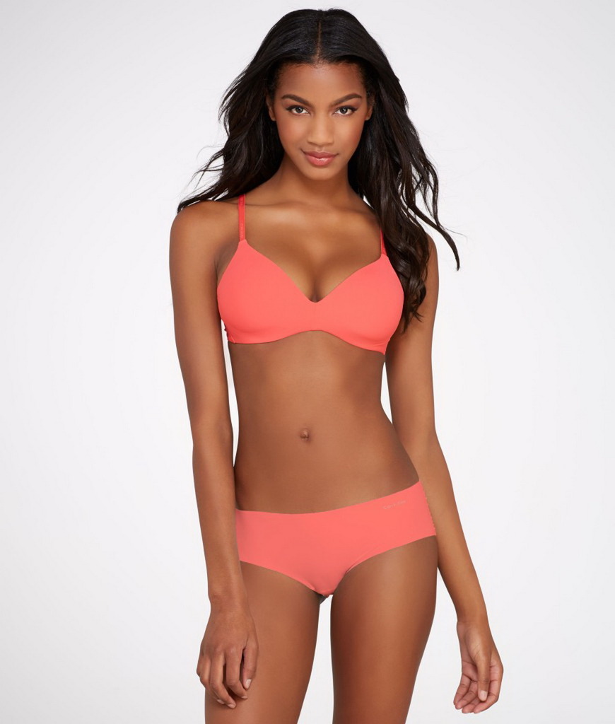 Gorgeous brunette model Ebonee Davis posing in lingerie 12