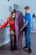 Breeding My Stepsis In A Coffin 04