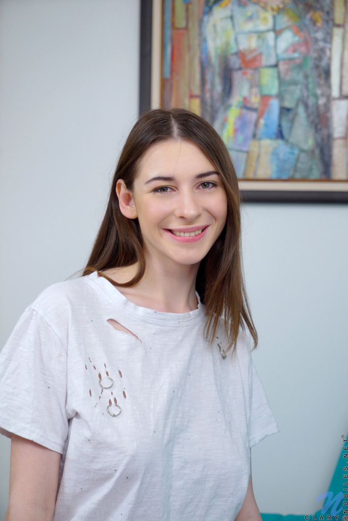 Casual White Tee Bedroom Portraits photo 3
