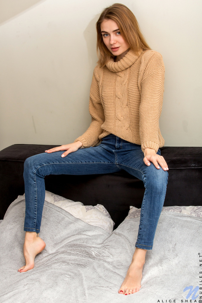 Soft Knitwear and Jeans in a Bright Bedroom Nude Set photo 1