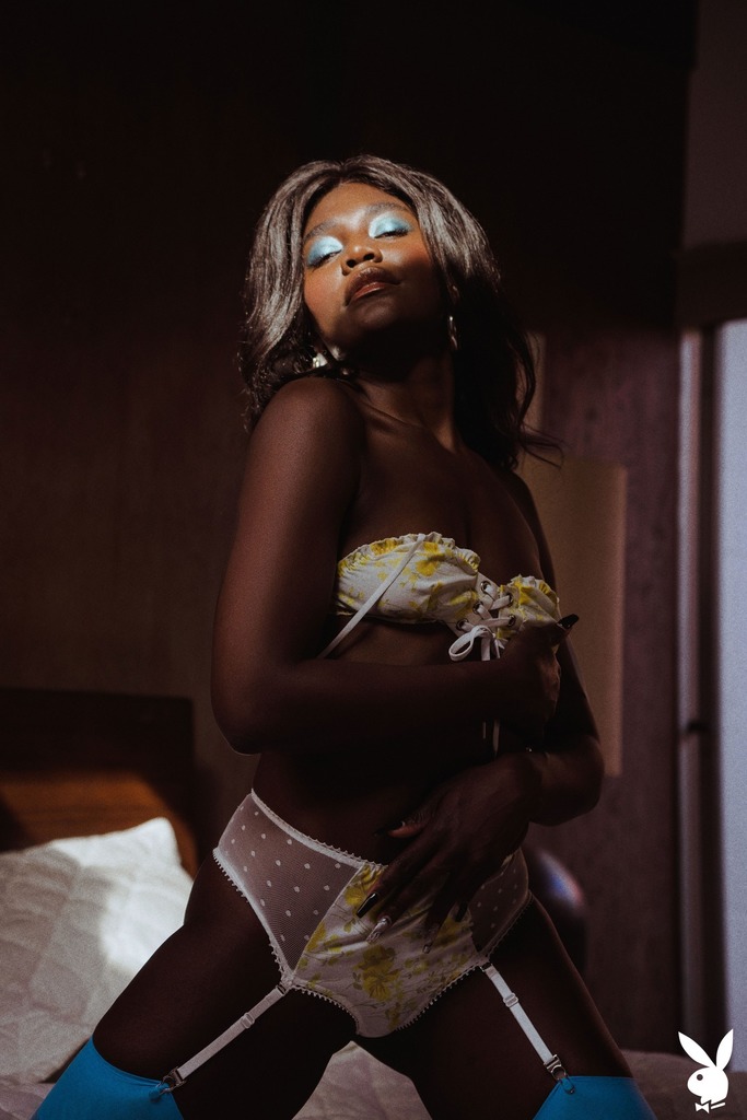 Blue Outfit to Sunlit Bedroom Nude photo 12