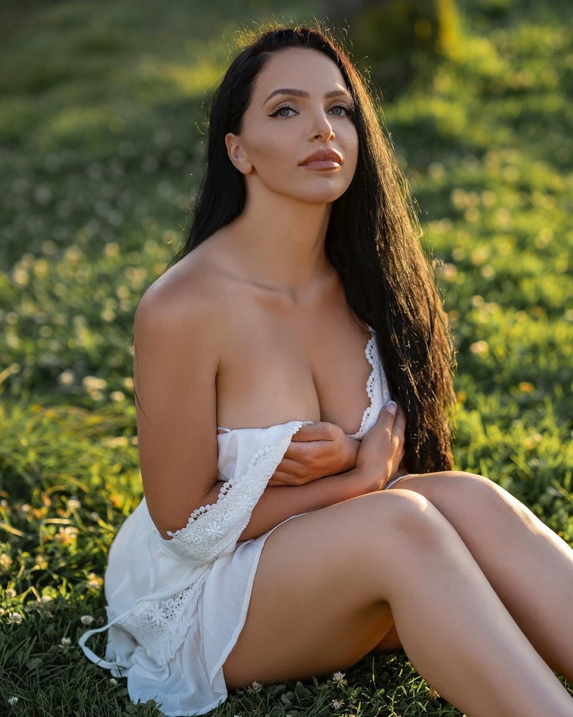 Anjy Shamo in a Yellow Bikini on a Windy Beach photo 23