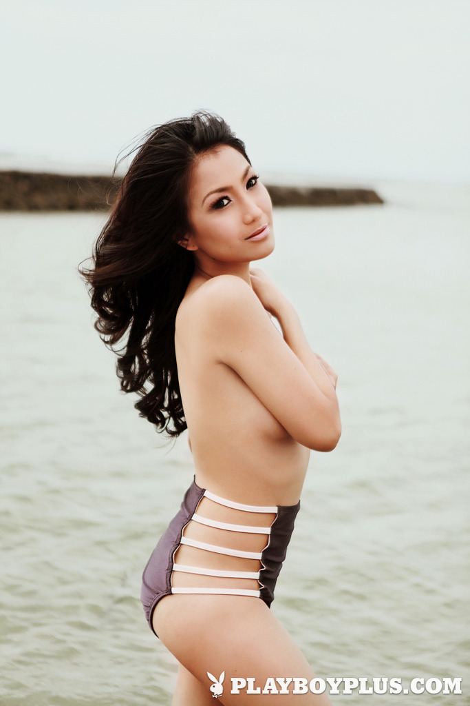 Gypsy Sarcon Nude on a Wooden Dock photo 1