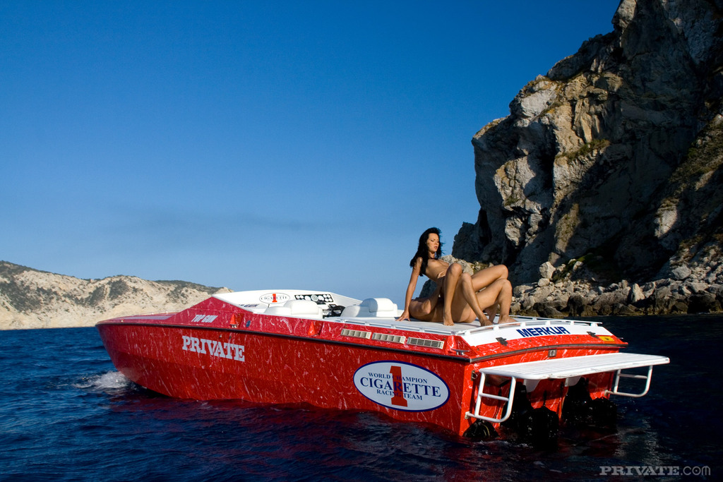 Suzie Diamond In Powerboat Sex 11
