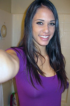 Perfect Teen Takes Selfshot Pictures