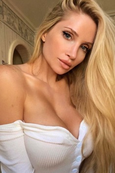 Booty Insta Model Amanda Lee