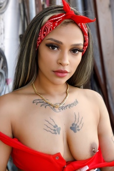 Spark Plug / Londyn Chanel