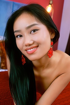 Oxitheam Displays Every Intimate Detail Of Her Gorgeous Body 